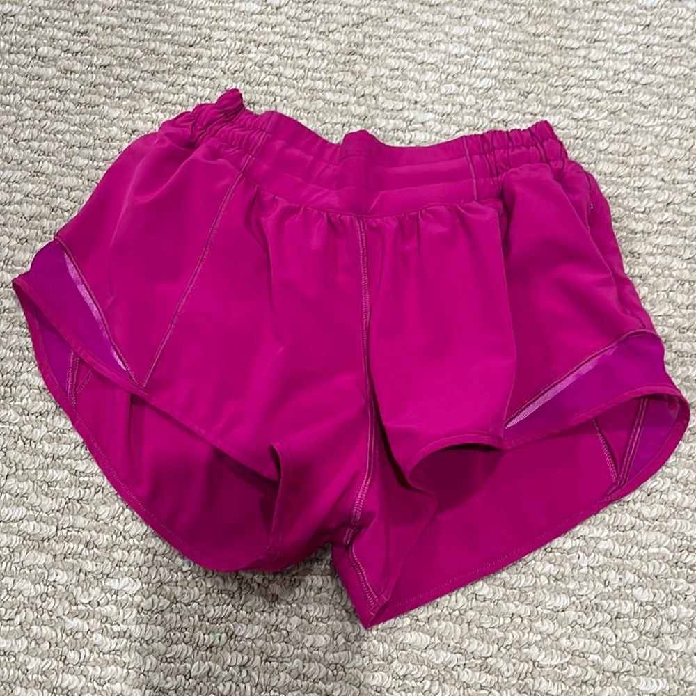 lululemon hotty hot shorts 2.5” ripened raspberry
